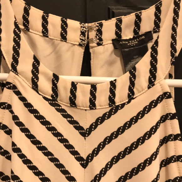 Ann Taylor 0P Long Off-White Dress w/Black Chain - Picture 6 of 6